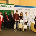 Laureaci konkursu 'poWODY do ŻYCIA' odbierający nagrody podczas Światowego Dnia Wody 2025