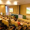 Uczestnicy seminarium Światowy Dzień Wody 2025 słuchający prelekcji w Biocentrum.